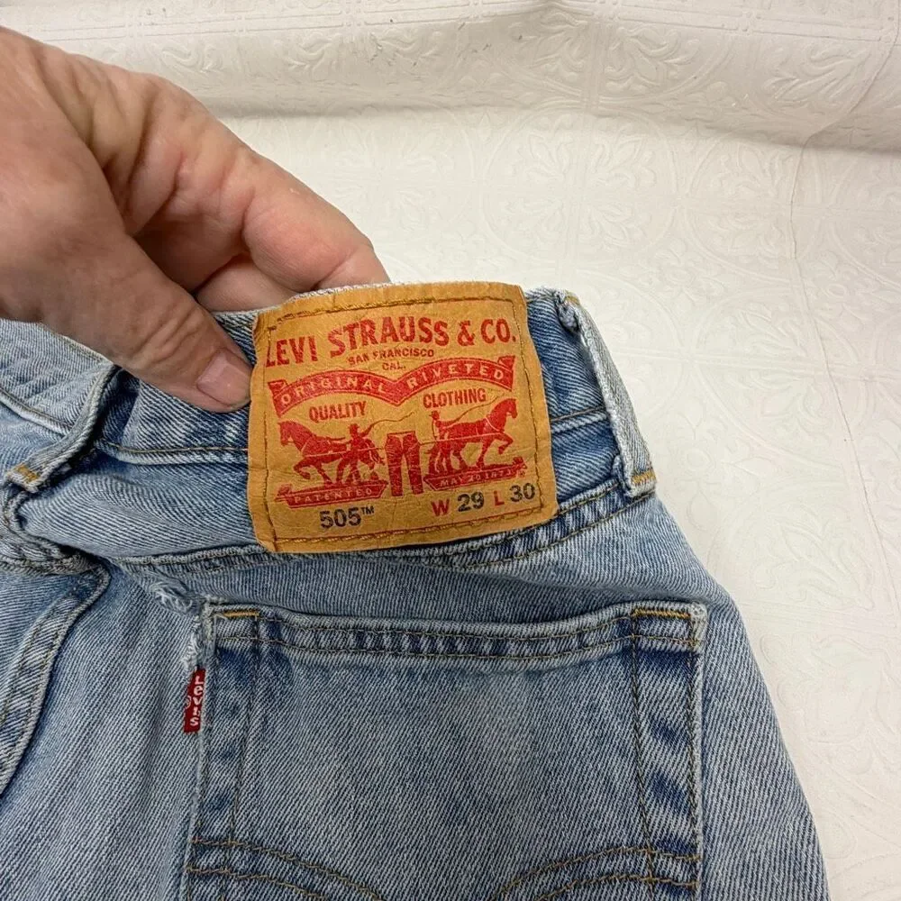 Levi’s Blue Distressed Mid Rise 505 Cut Off Frayed Denim Shorts Size 29x30